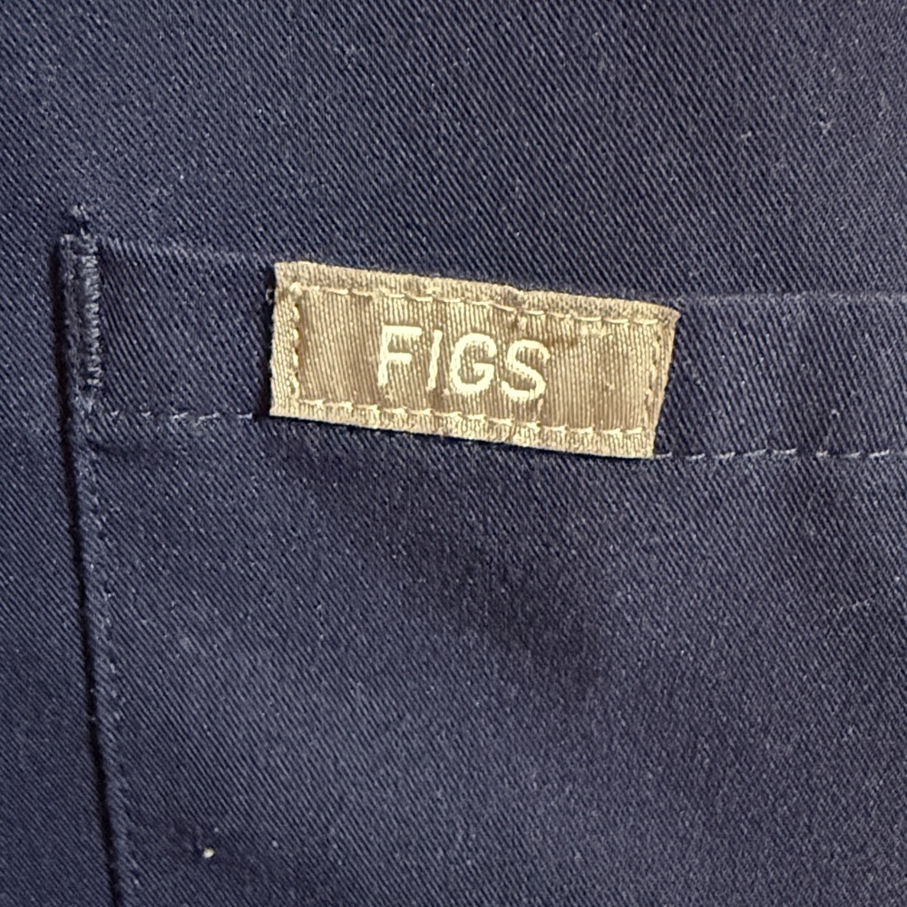 SOLD 🎉 Figs Deep Blue V-Neck Scrub Top - Picture 4 of 7